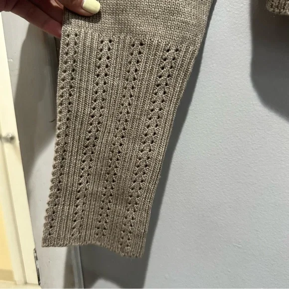 NEW Fussed Urban Collection Wool V Neck Cardigan Size Large